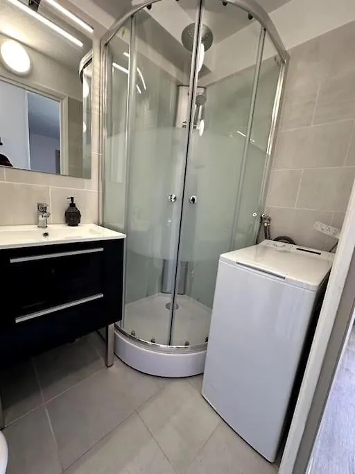 Studio Cabine En Etage, Front De Mer Frejus France