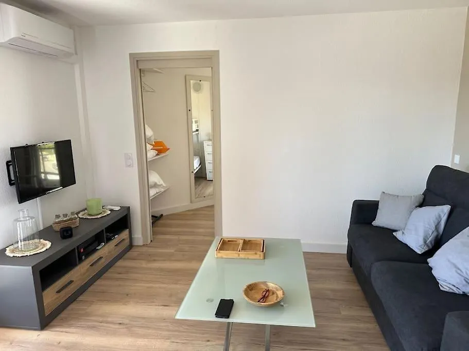 Studio Cabine En Etage, Front De Mer Frejus
