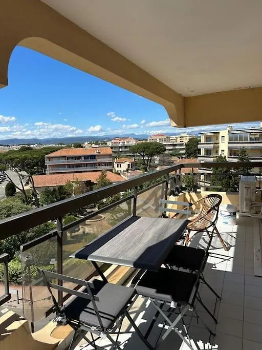 Studio Cabine En Etage, Front De Mer Frejus
