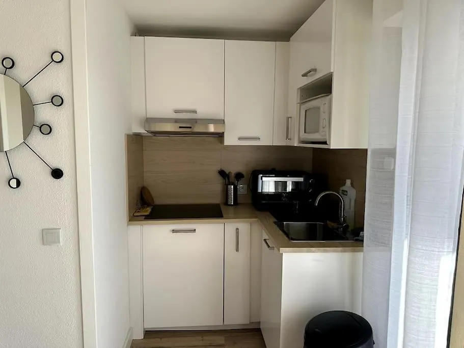 Apartment Studio Cabine En Etage, Front De Mer Frejus