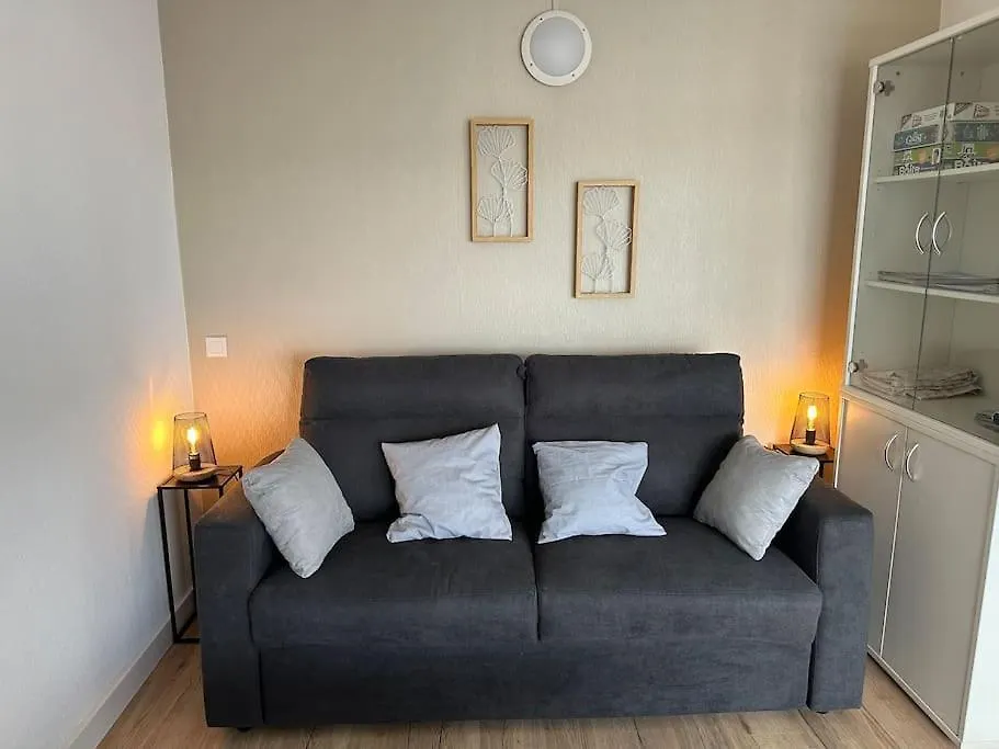 Studio Cabine En Etage, Front De Mer Frejus Apartment