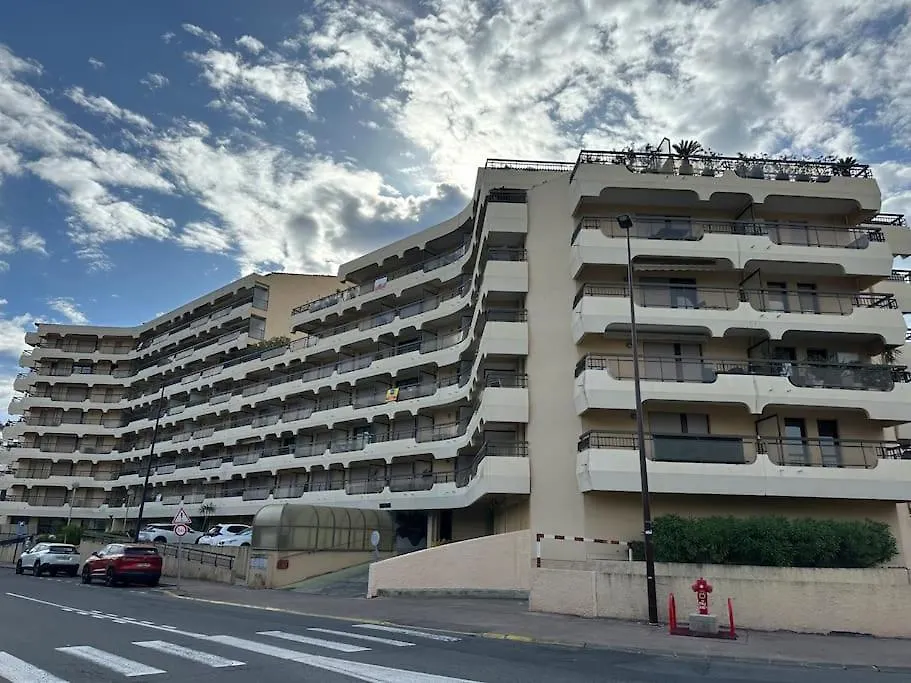 Apartment Studio Cabine En Etage, Front De Mer Frejus France
